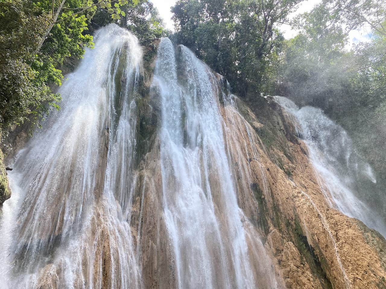 Wasserfall El Limón, Dominikanische Republik — Foto von -wuppertaler von Wikimedia Commons