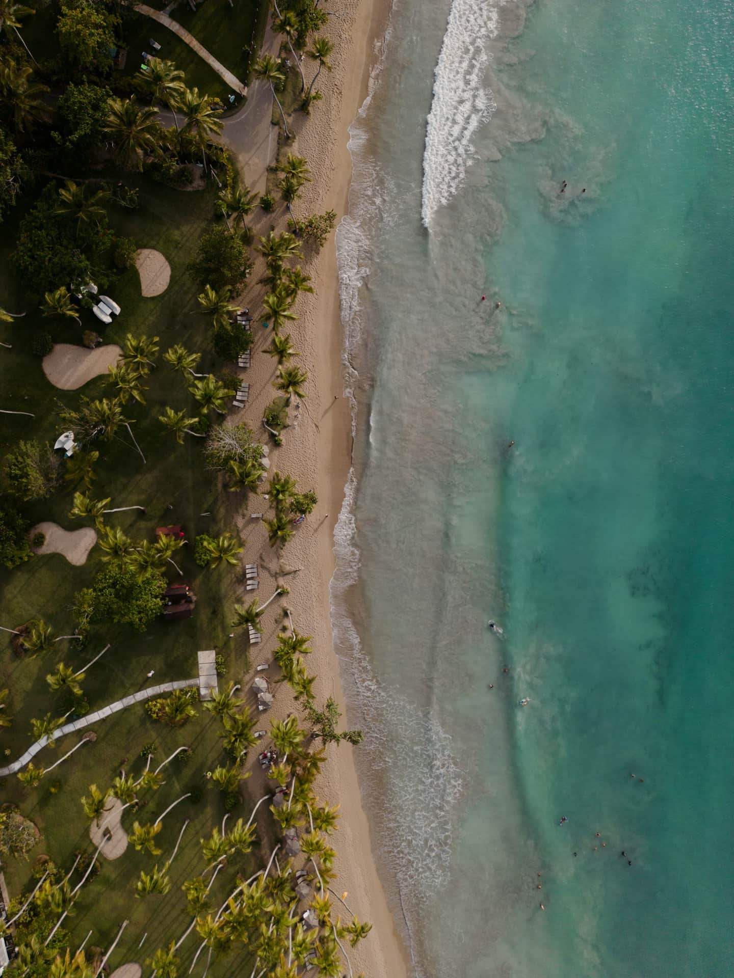 Scène uit de Macao-strand-excursie — foto door Victor Rosario via Unsplash