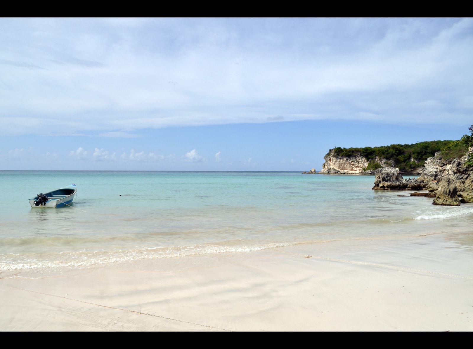 Macao-strand, Dominicaanse Republiek — foto door https://www.flickr.com/photos/bogdix/ via Wikimedia Commons